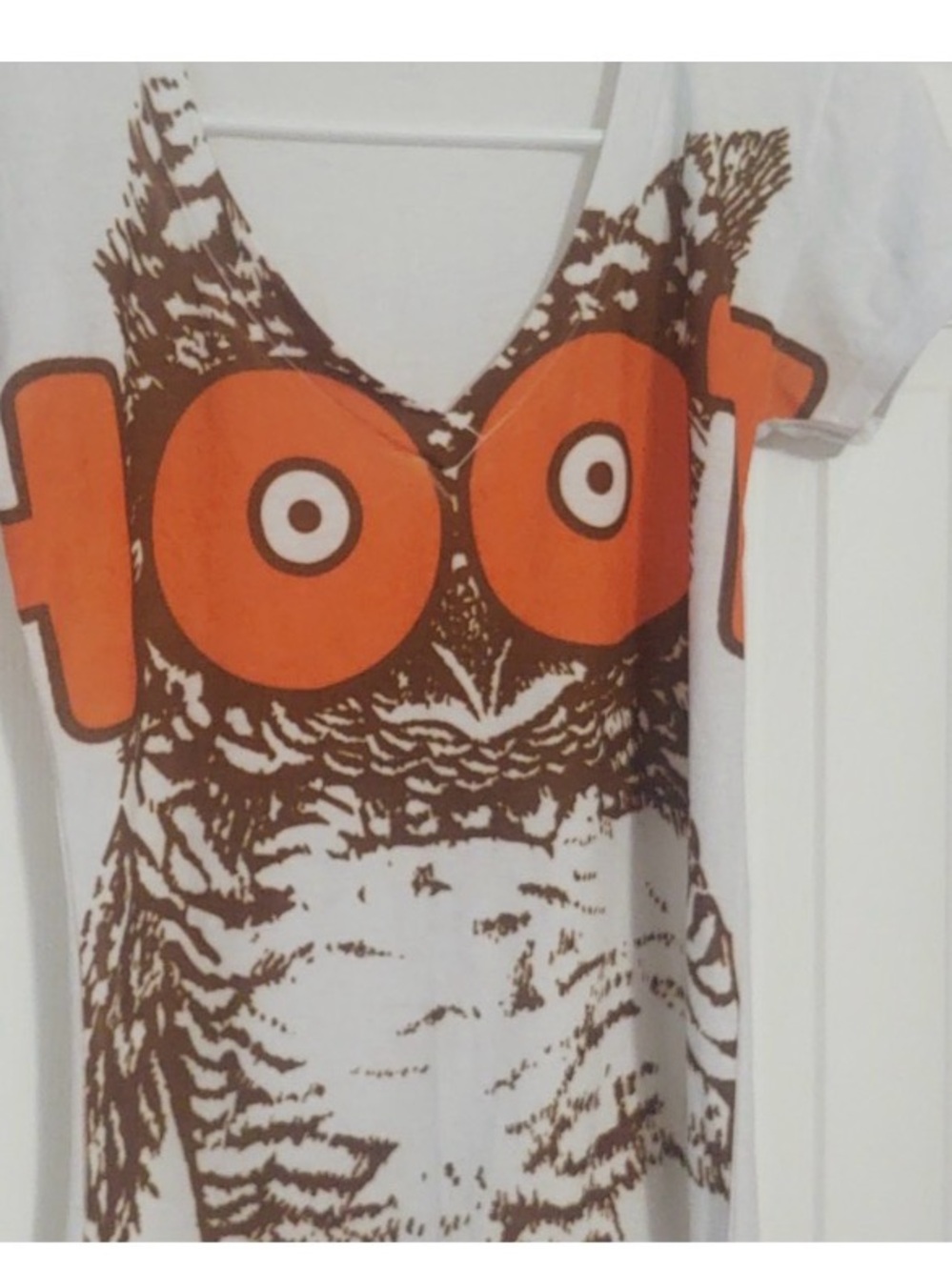Hooters Owl White Graphic Owl Tee with Orange Accents